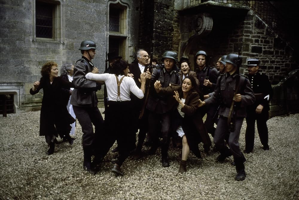 遠い日の家族の画像