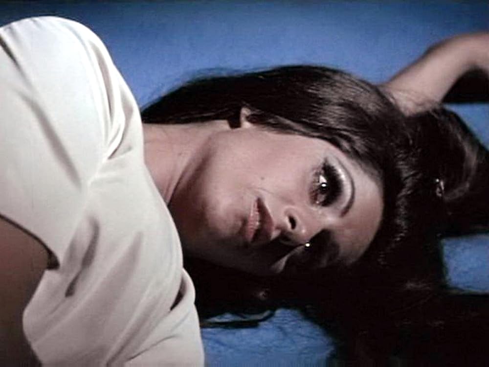 セメントの女の画像