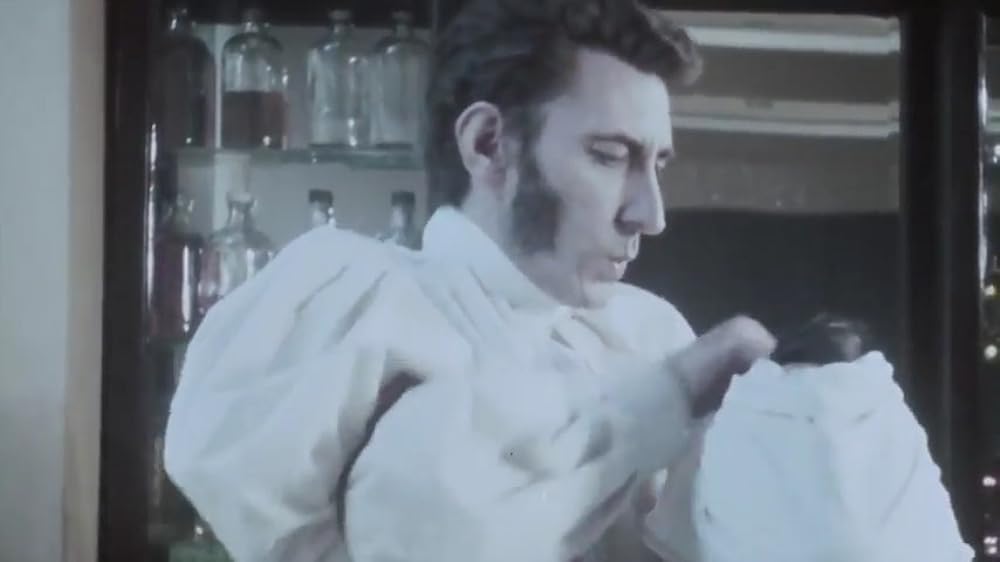 血に飢えた断髪魔／美女がゾクゾク人肉パイにの画像