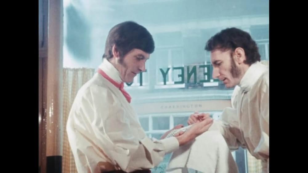 血に飢えた断髪魔／美女がゾクゾク人肉パイにの画像