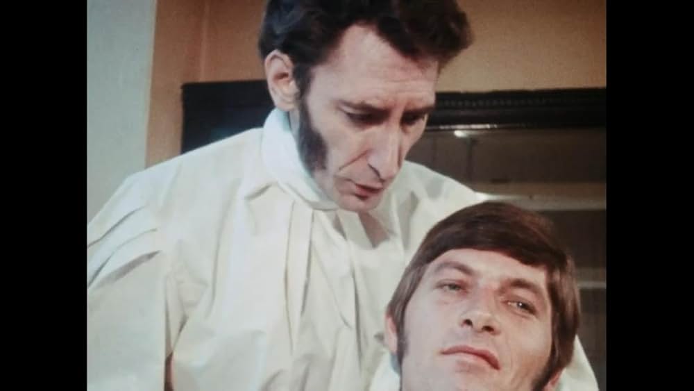 血に飢えた断髪魔／美女がゾクゾク人肉パイにの画像