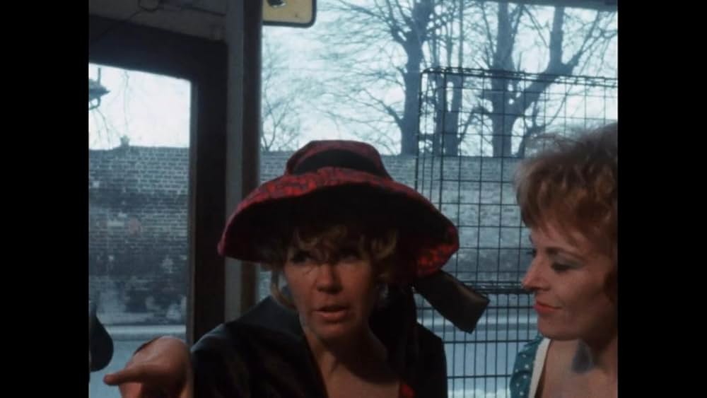 血に飢えた断髪魔／美女がゾクゾク人肉パイにの画像