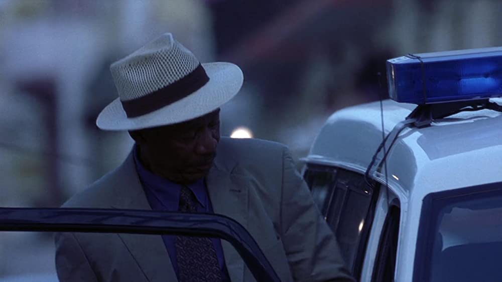 アンダー・サスピションの画像