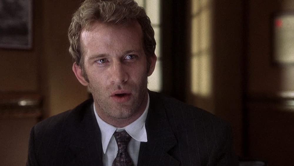 アンダー・サスピションの画像