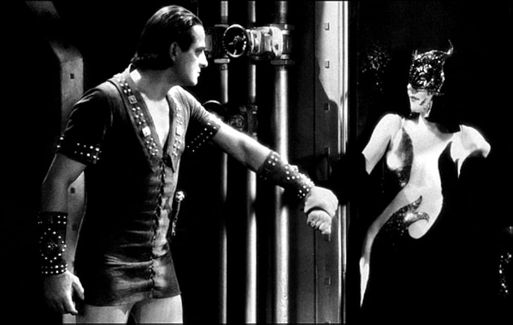 マダム・サタンの画像