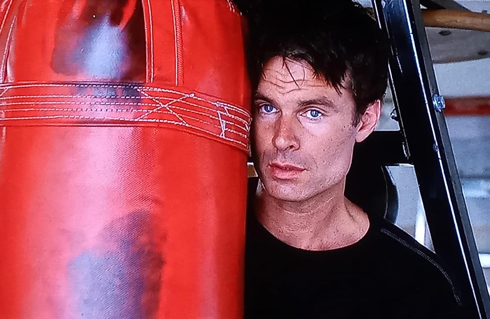 隣人は闇に潜むの画像