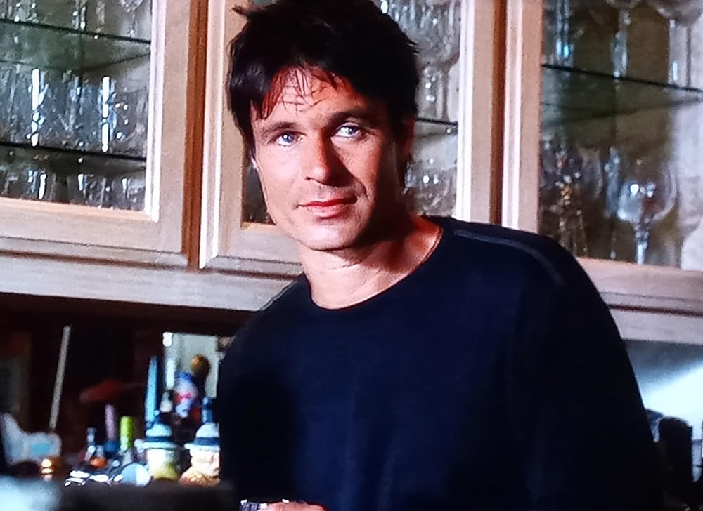 隣人は闇に潜むの画像