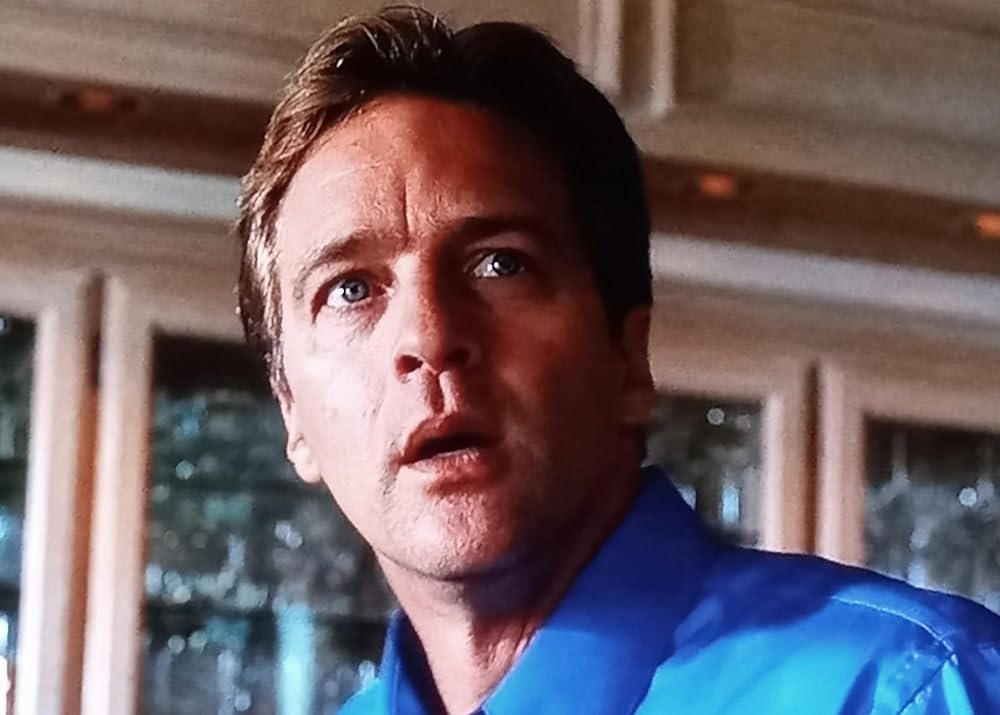 隣人は闇に潜むの画像