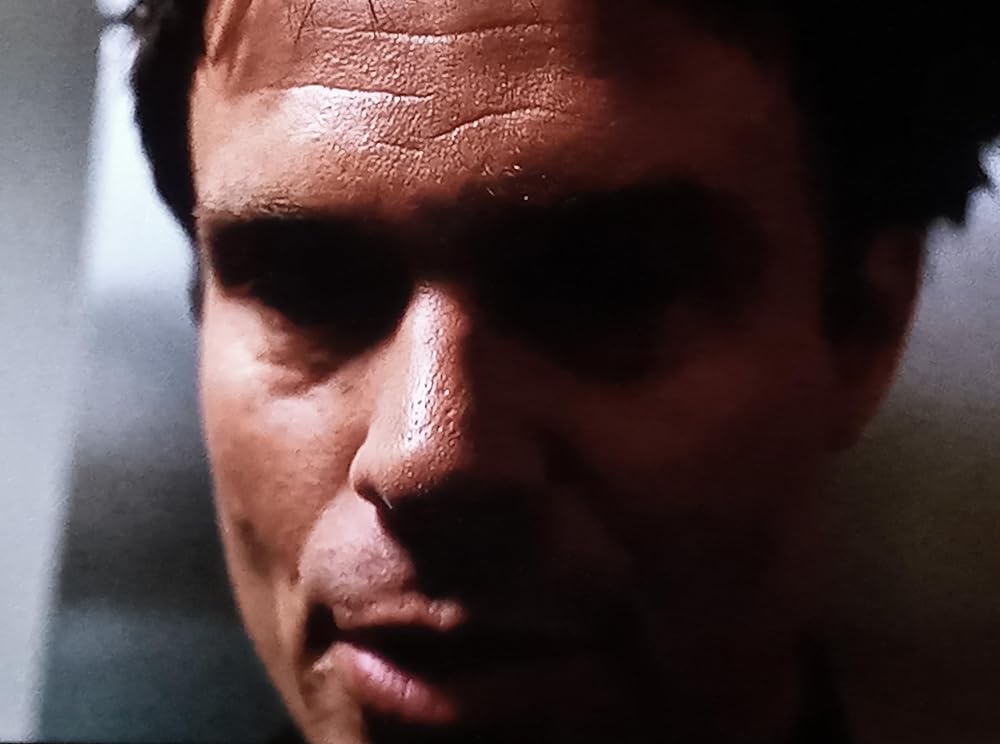 隣人は闇に潜むの画像