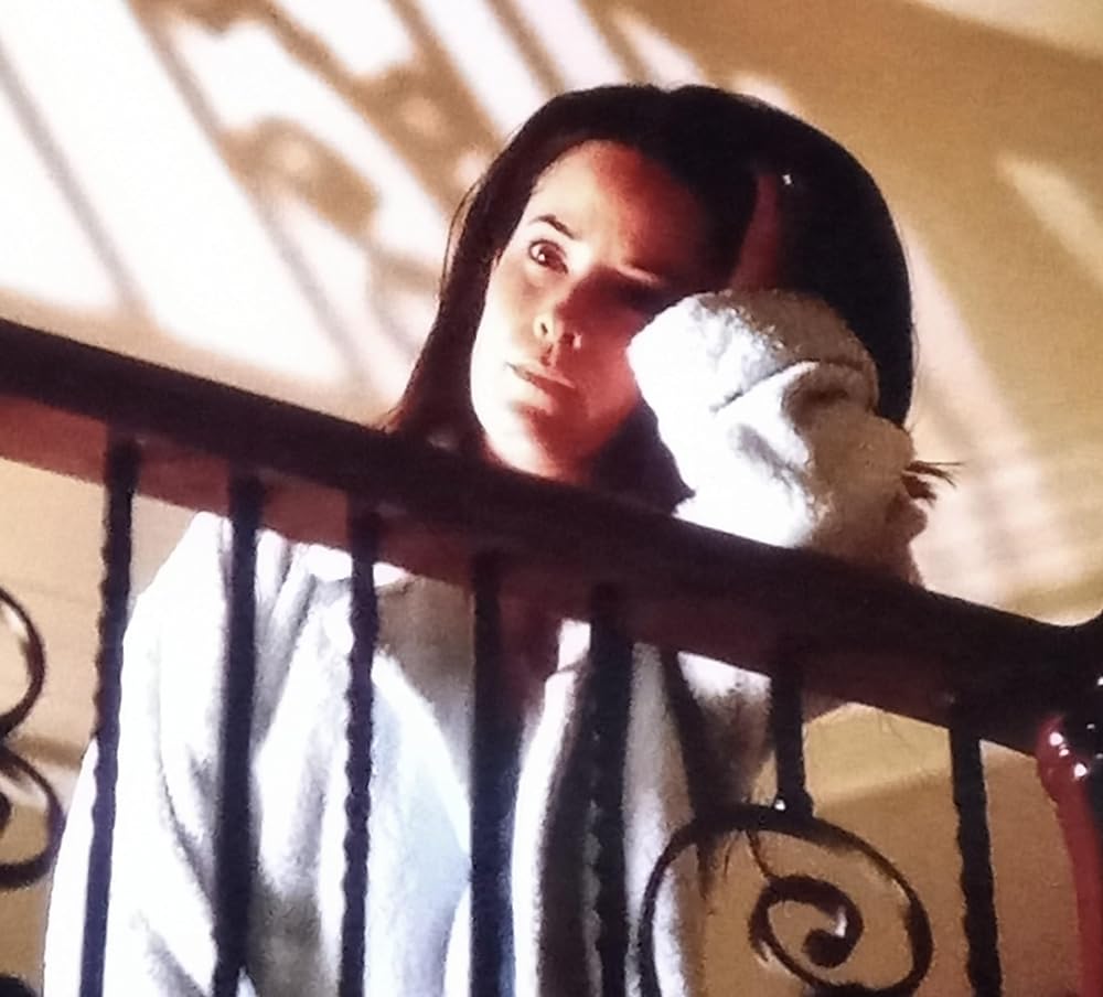 隣人は闇に潜むの画像