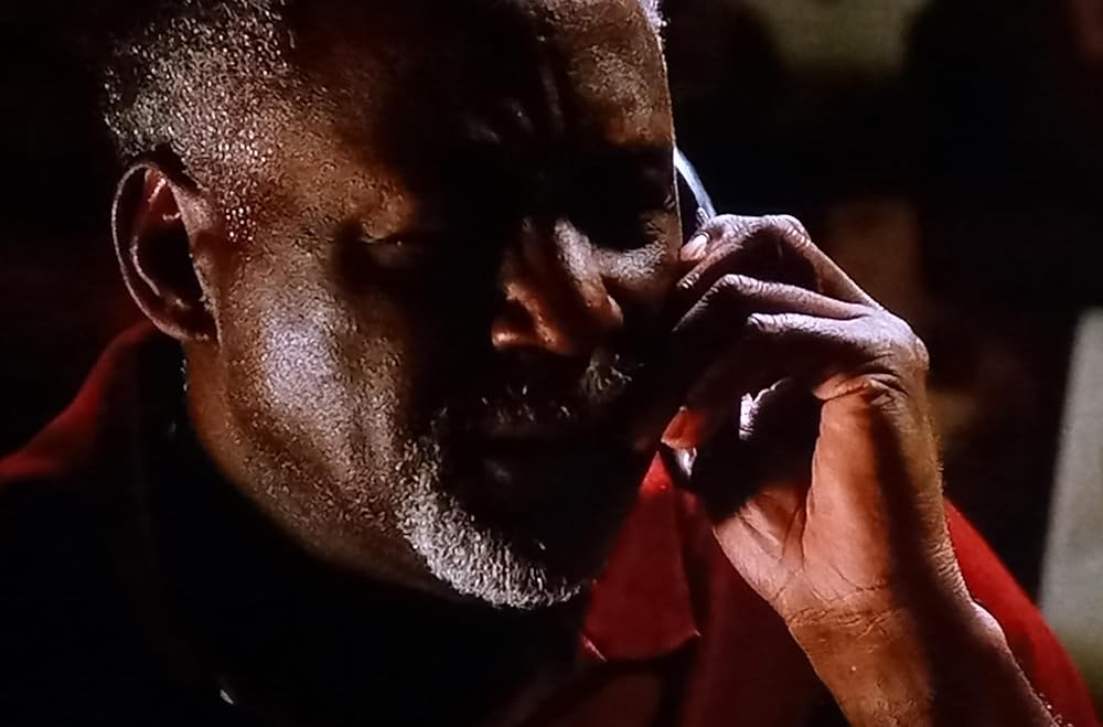 隣人は闇に潜むの画像