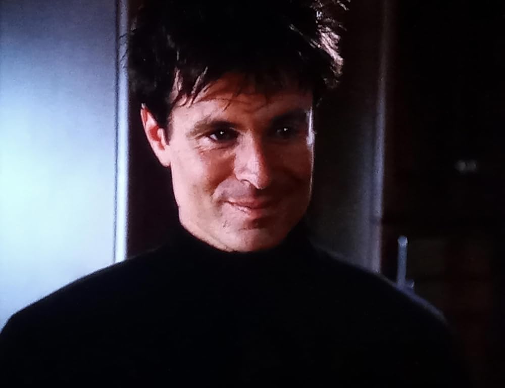 隣人は闇に潜むの画像