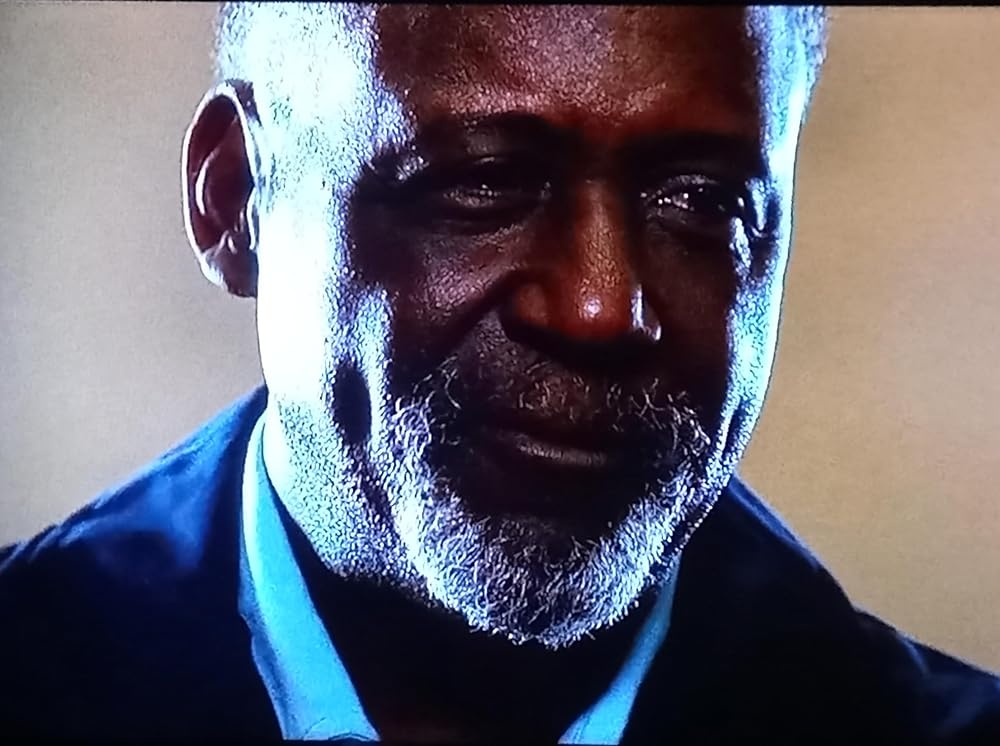 隣人は闇に潜むの画像