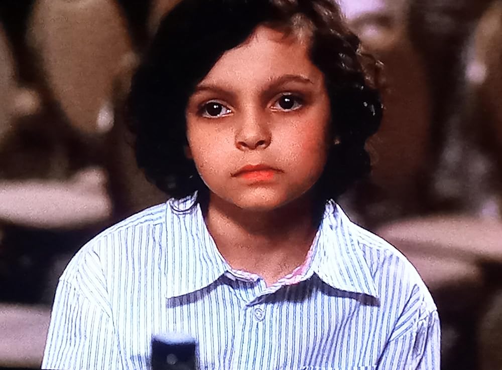 隣人は闇に潜むの画像