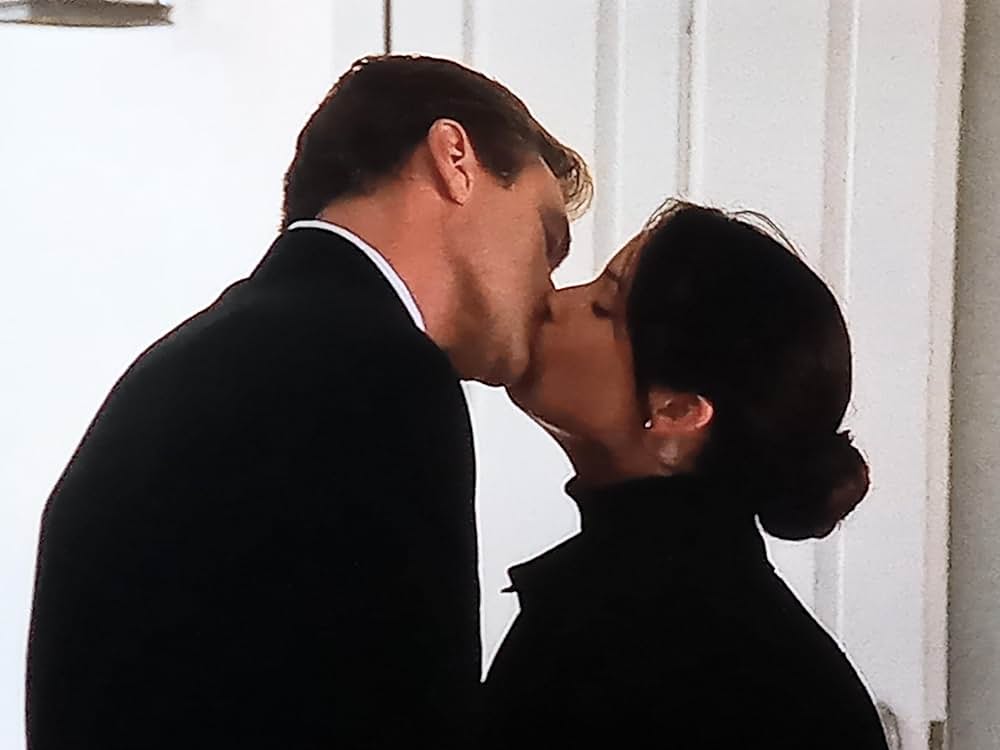 隣人は闇に潜むの画像