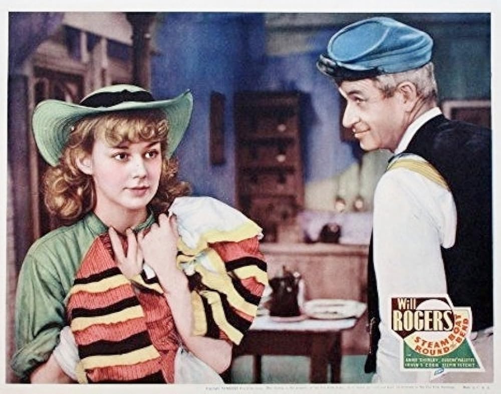 周遊する蒸気船の画像