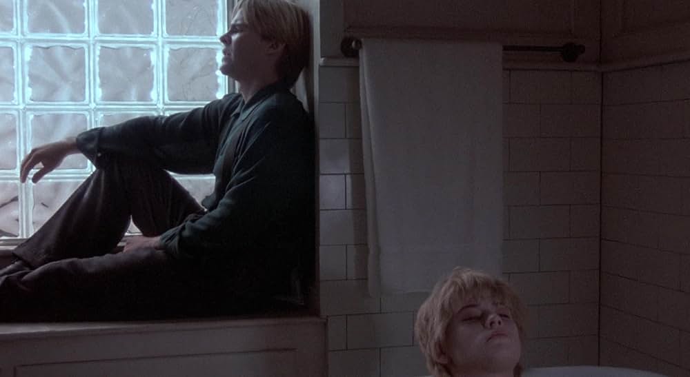 屋根裏部屋の花たちの画像