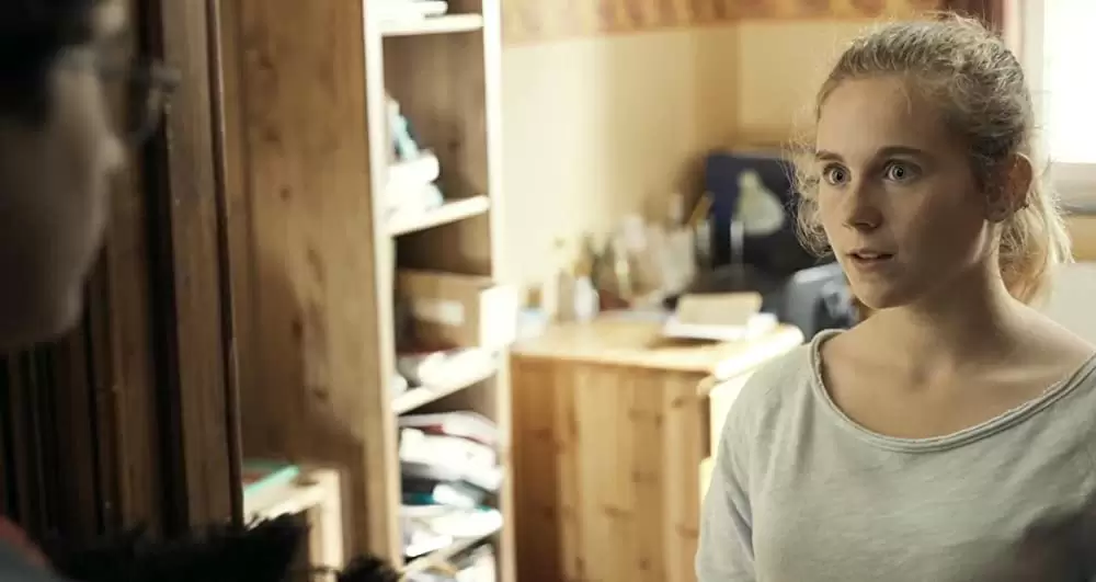 その手に触れるまでの画像