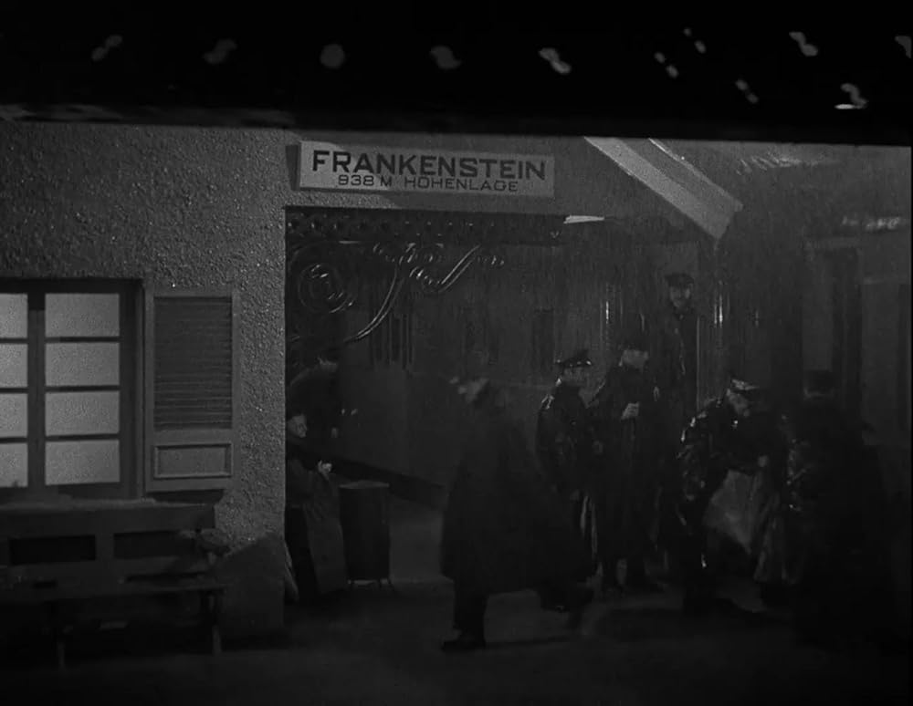 フランケンシュタインの復活の画像