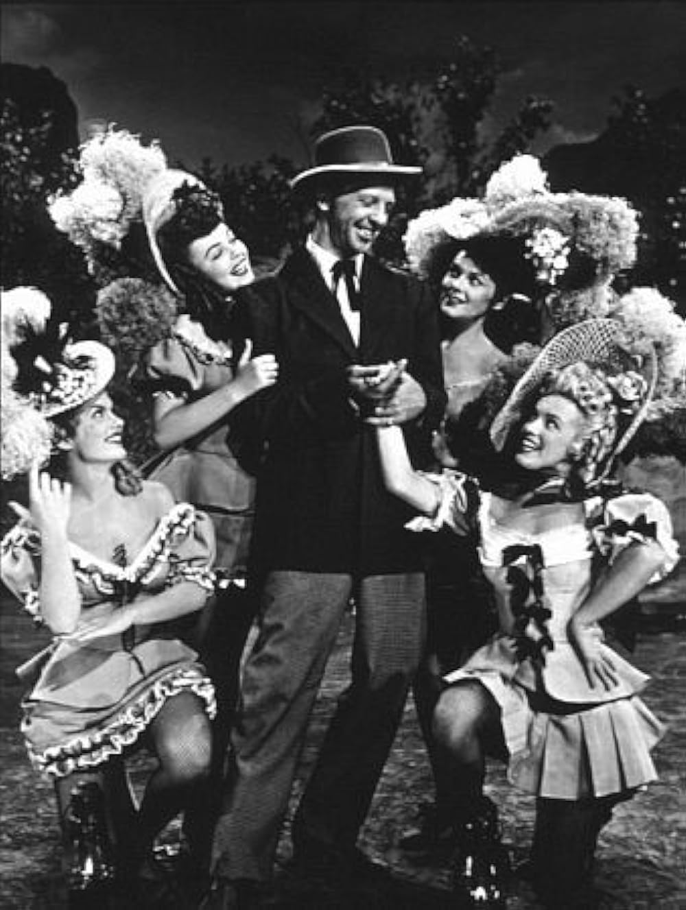 彼女は二挺拳銃の画像