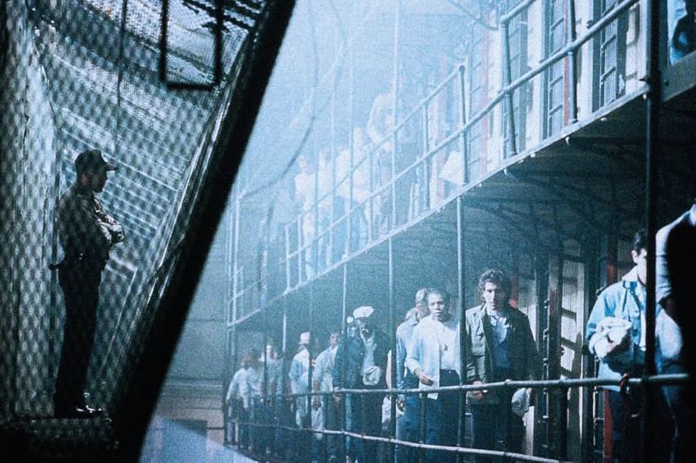 プリズンの画像