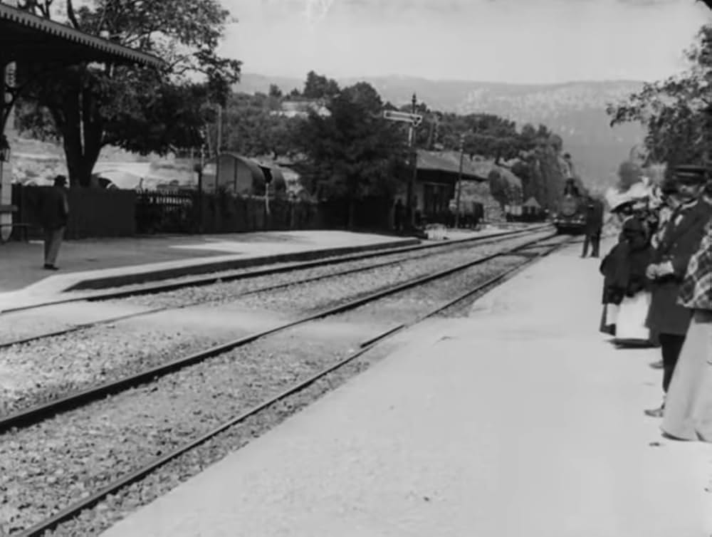 「ラ・シオタ駅への列車の到着」の画像
