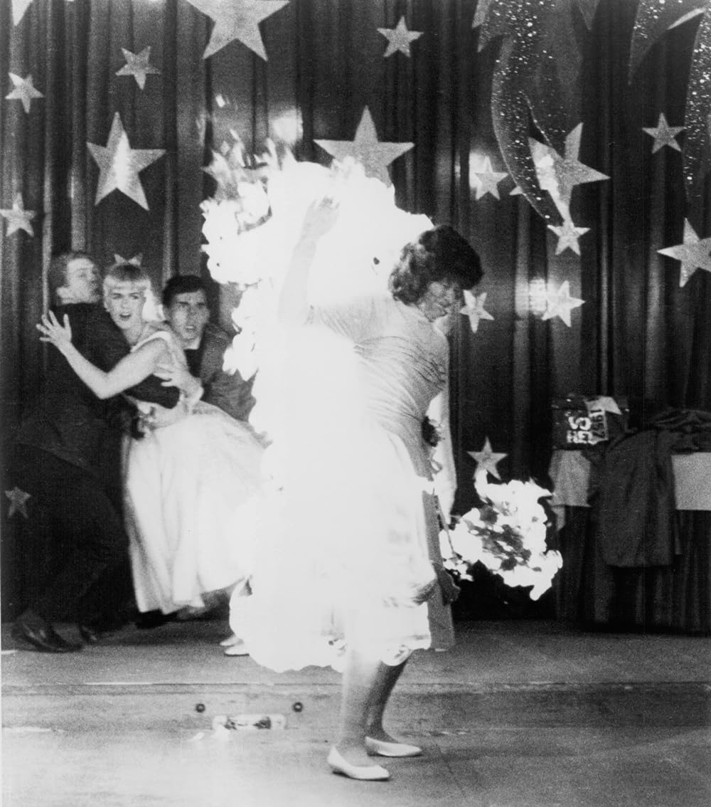 プロムナイトIIの画像