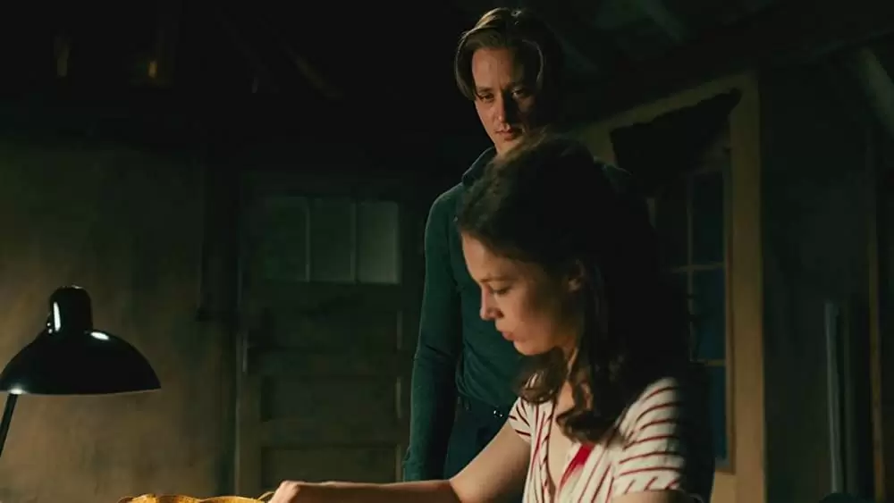 「ある画家の数奇な運命」トム・シリング & パウラ・ベーアの画像