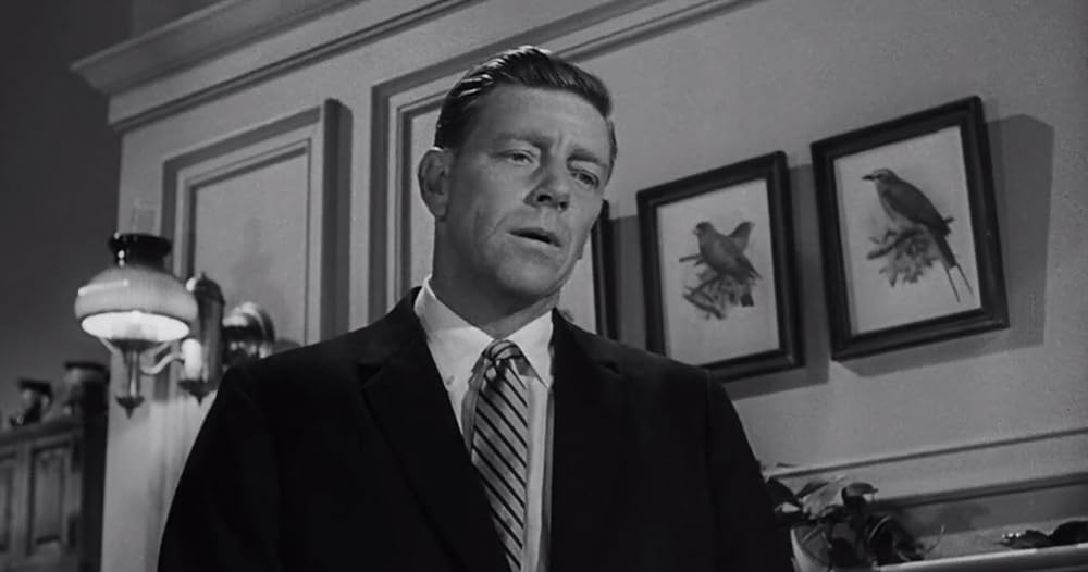 縮みゆく人間の画像