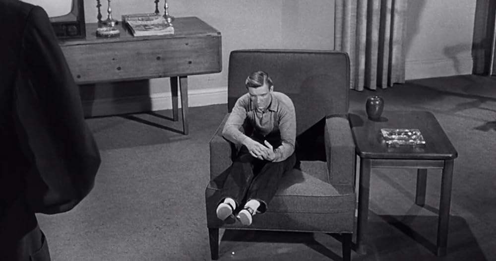 縮みゆく人間の画像