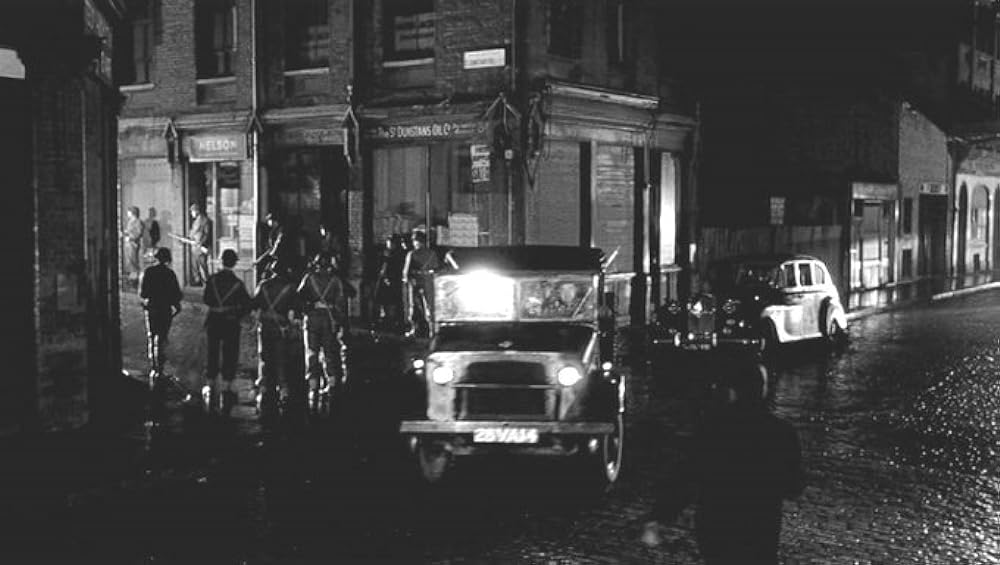 続・光る眼／宇宙空間の恐怖の画像