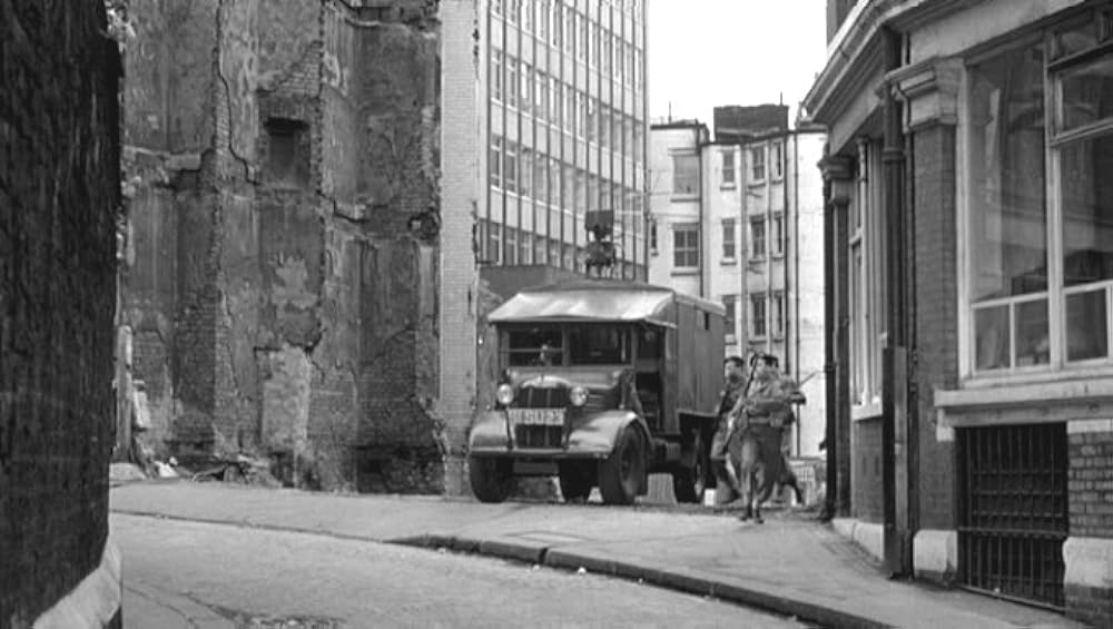 続・光る眼／宇宙空間の恐怖の画像