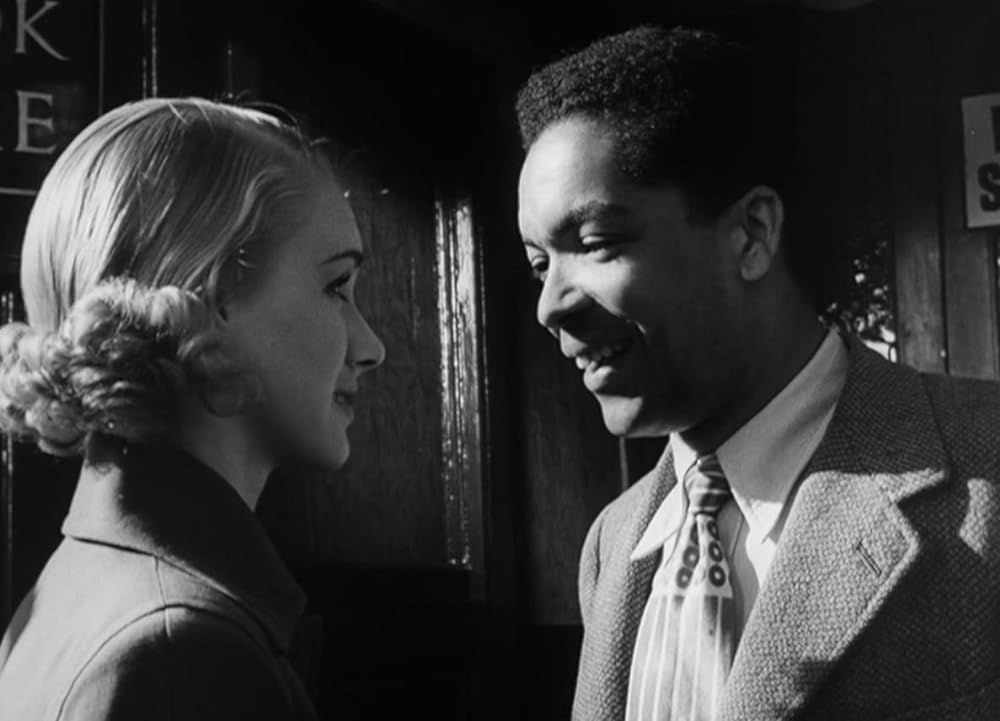 波止場の弾痕の画像