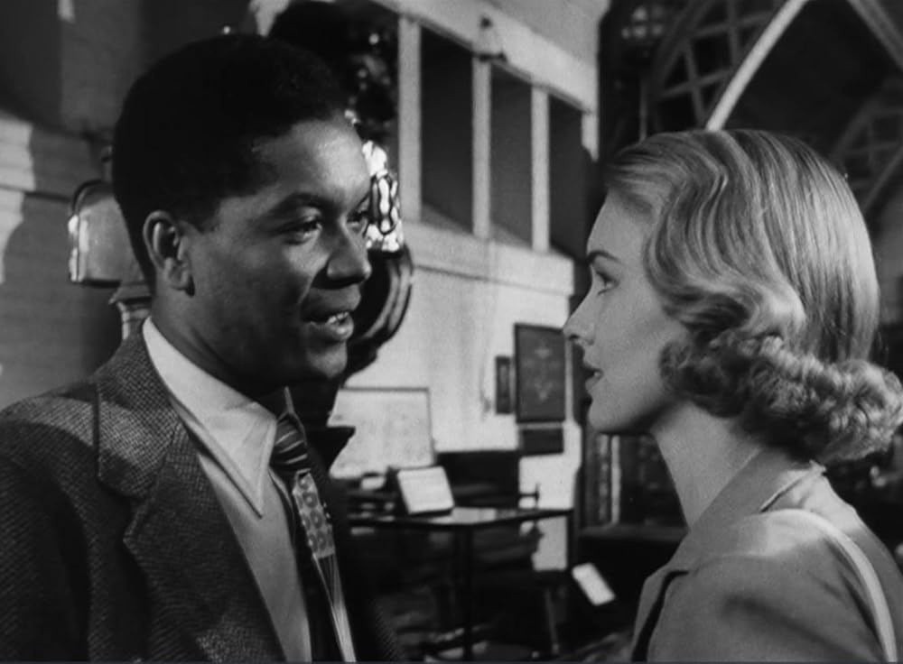 波止場の弾痕の画像