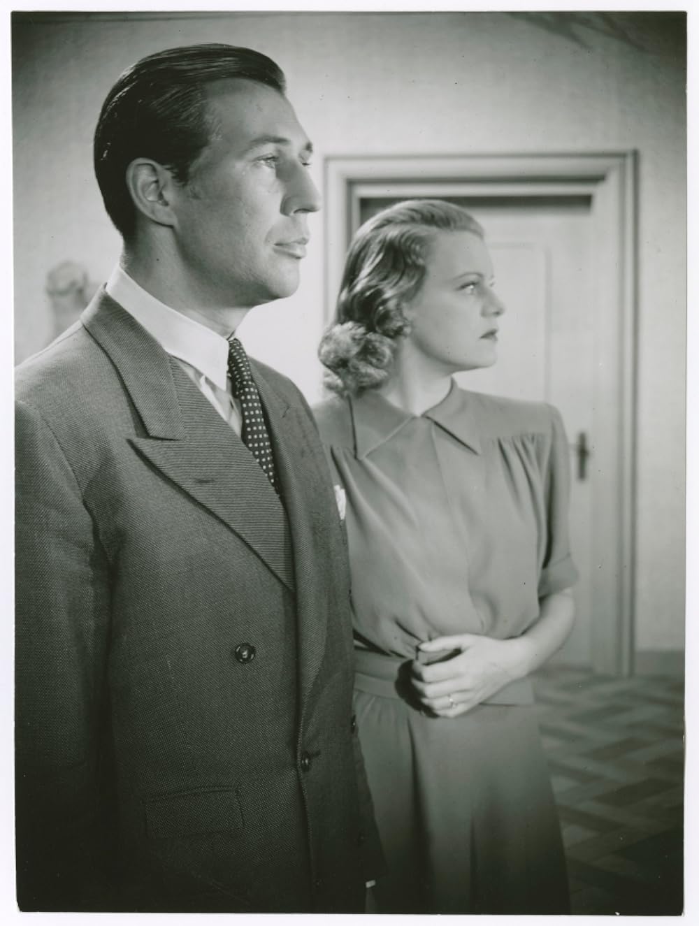 二人の人間の画像