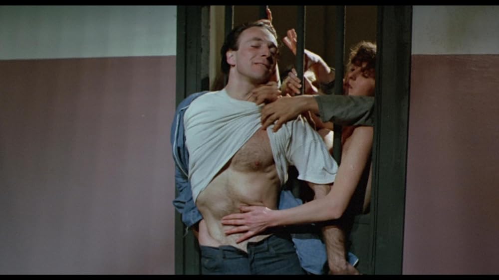 「女囚エマニュエル」の画像