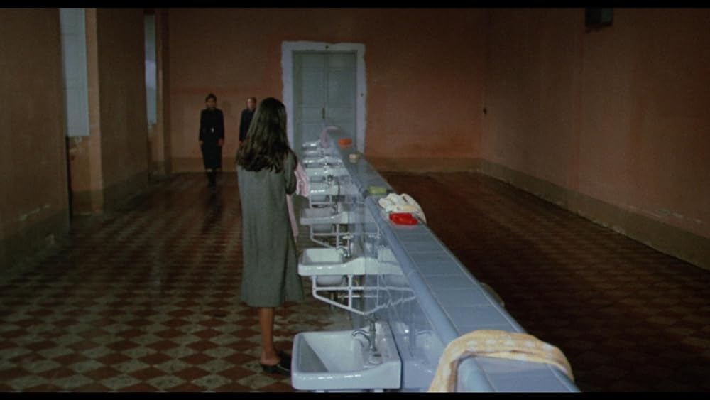 「女囚エマニュエル」の画像