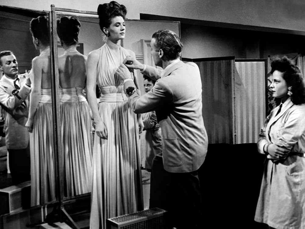 偽れる装いの画像