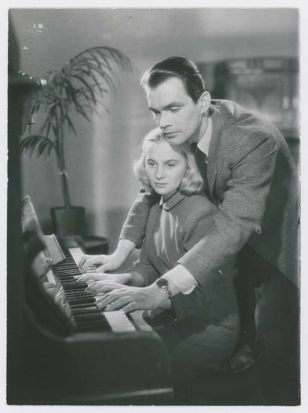 闇の中の音楽の画像