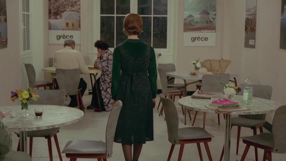 レースを編む女の画像