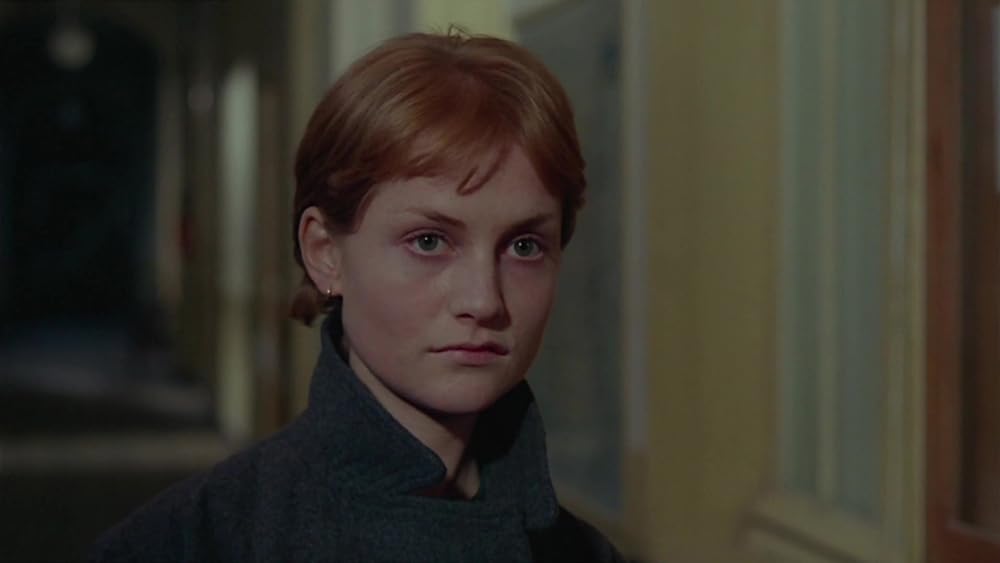 レースを編む女の画像