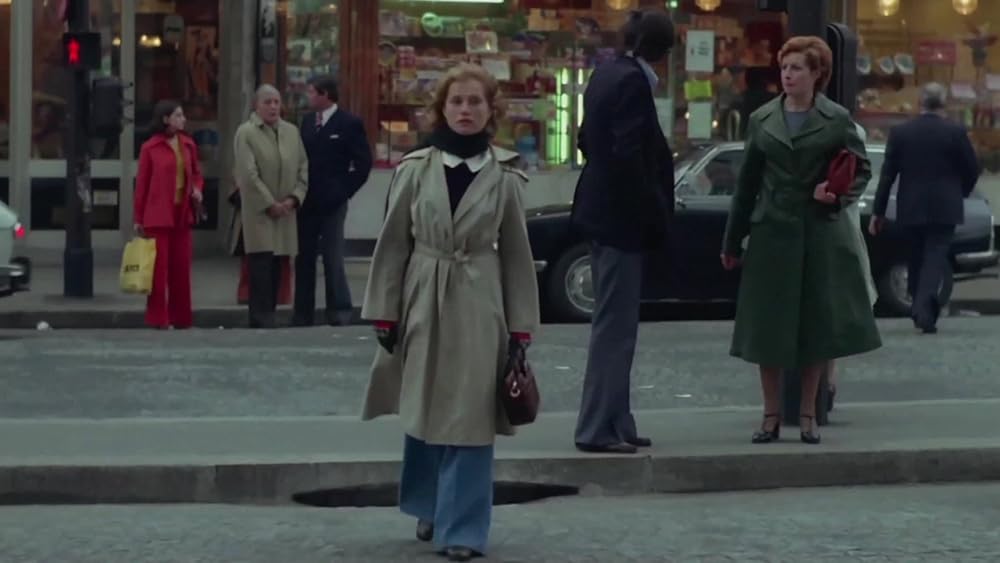 レースを編む女の画像