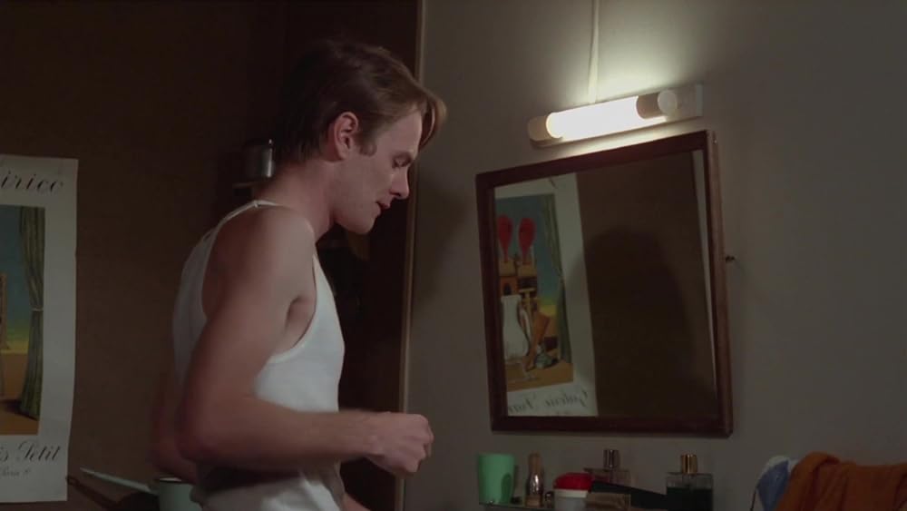 レースを編む女の画像