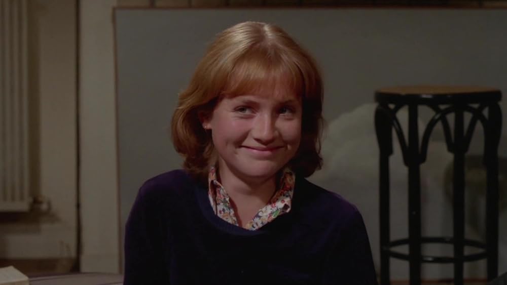 レースを編む女の画像