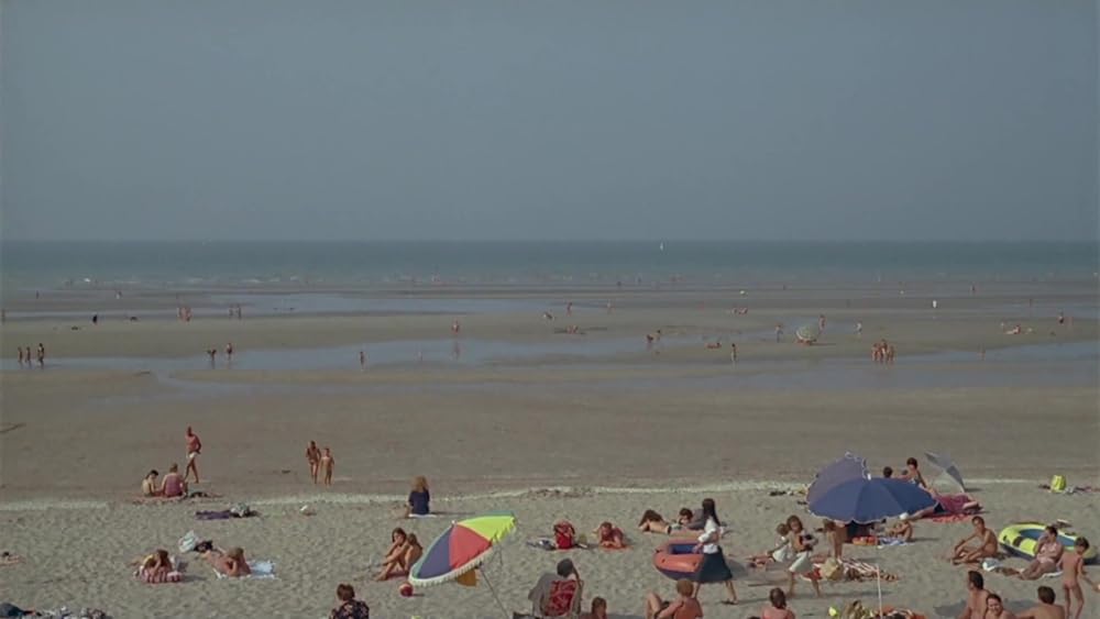 レースを編む女の画像