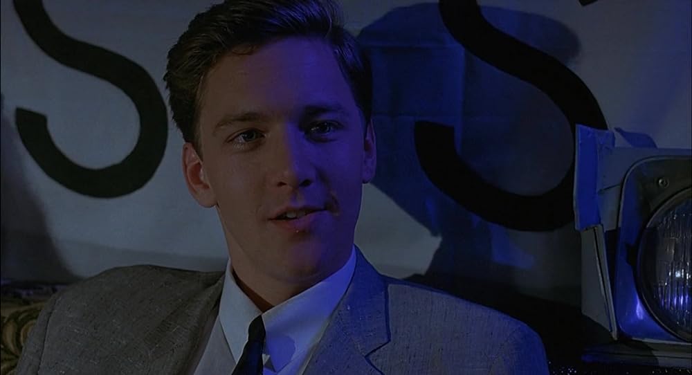 「レス・ザン・ゼロ」の画像