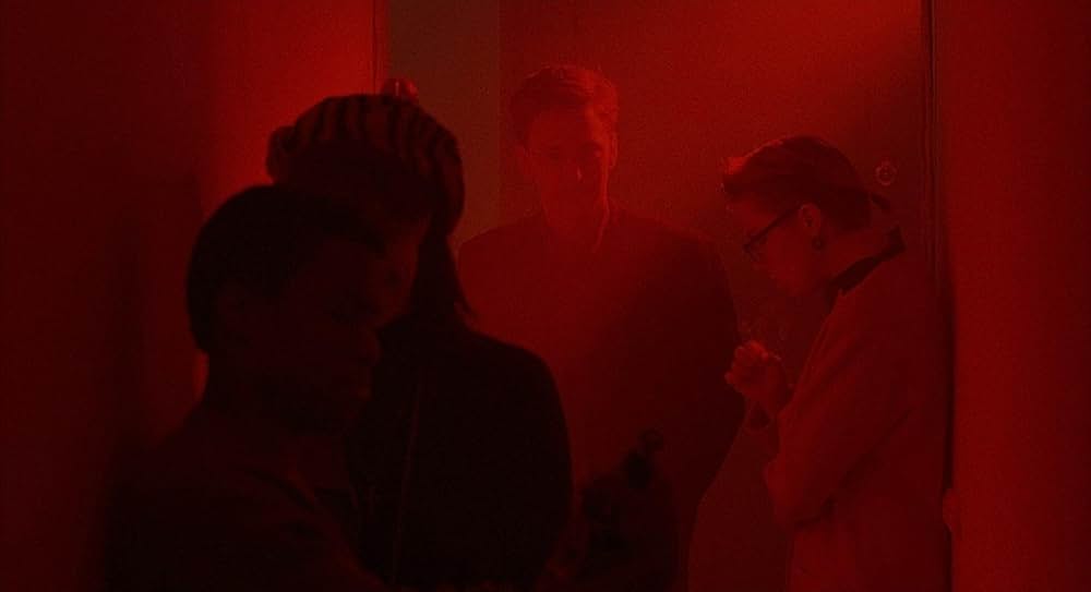 レス・ザン・ゼロの画像