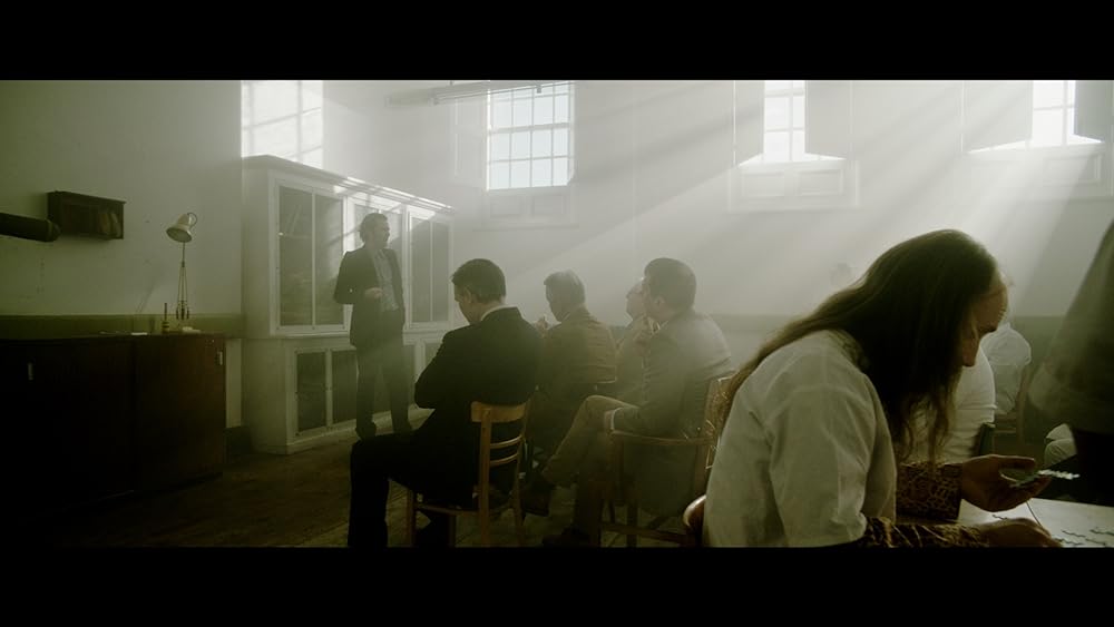 Mad to Be Normal（原題）の画像