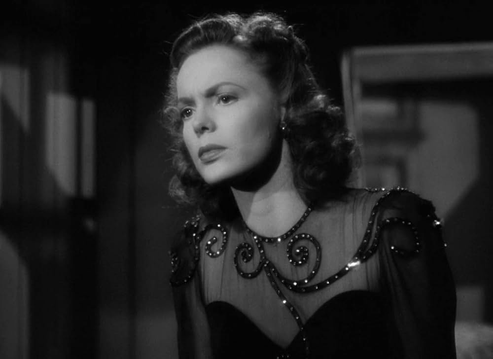 暴力に挑む男の画像