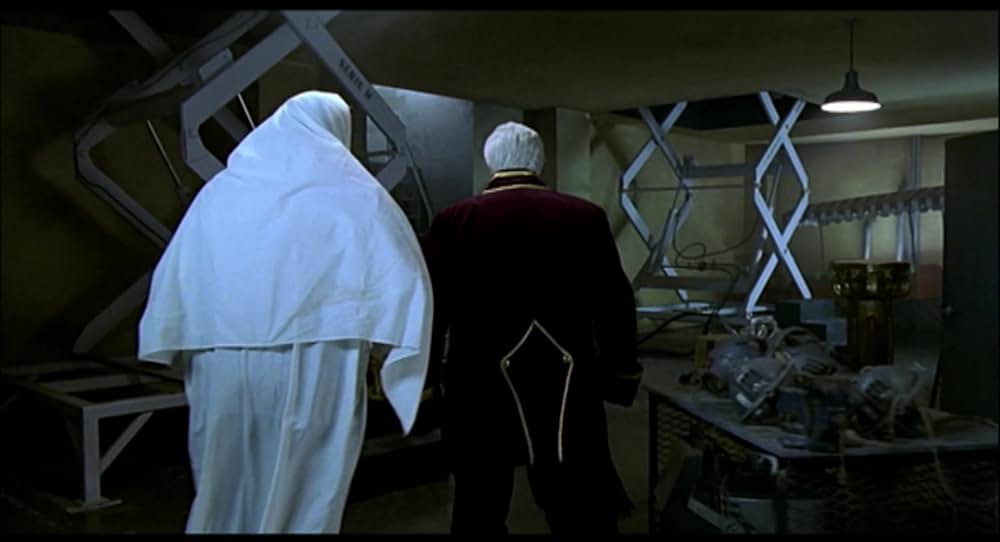 レスリー・ニールセンの2001年宇宙への旅の画像